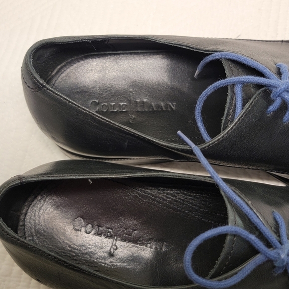 Cole Haan black leather oxfords. - Picture 3 of 11